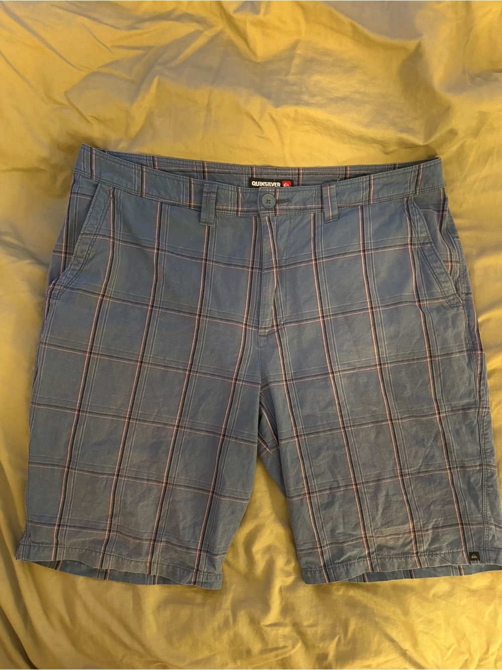 Quiksilver Men's Blue Plaid Flat Front Shorts